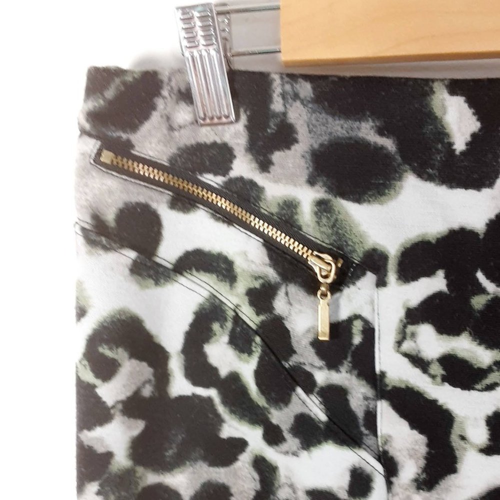 Simply Vera Leopard Print Pencil Stretch Skirt - Picture 2 of 4